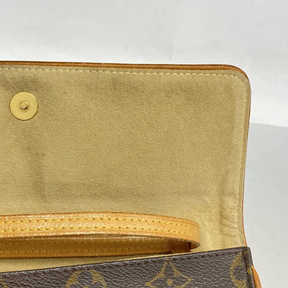 LOUIS VUITTON Authentic Brown Monogram Pochette S… - image 9